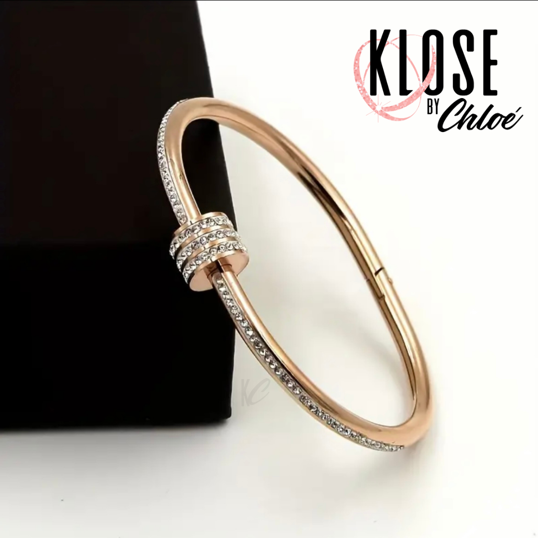 CHLOÉ  Spiral Twist Clasp Bangle